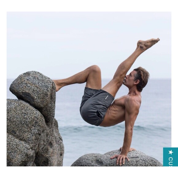 YOGA CROW Men's Swerve Yoga Training Shorts Black Medium - Picture 10 of 11